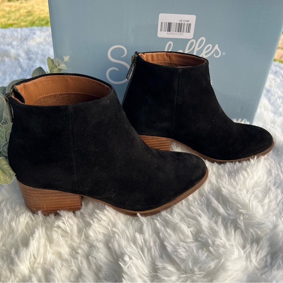 Seychelles, floodplain suede black bootie, size 6 - Picture 4 of 16